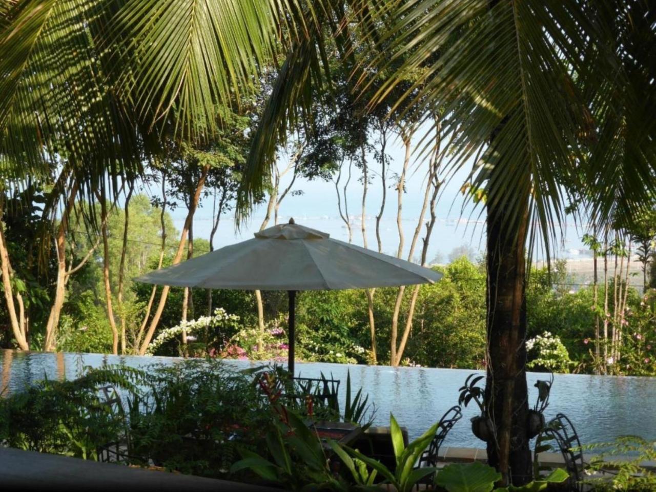 Port Hedonia Hotel Sihanoukville Exterior photo